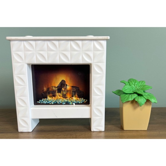 Barbie Other - Barbie Dreamhouse 2018 Fireplace and Potted Plant Accessory Set